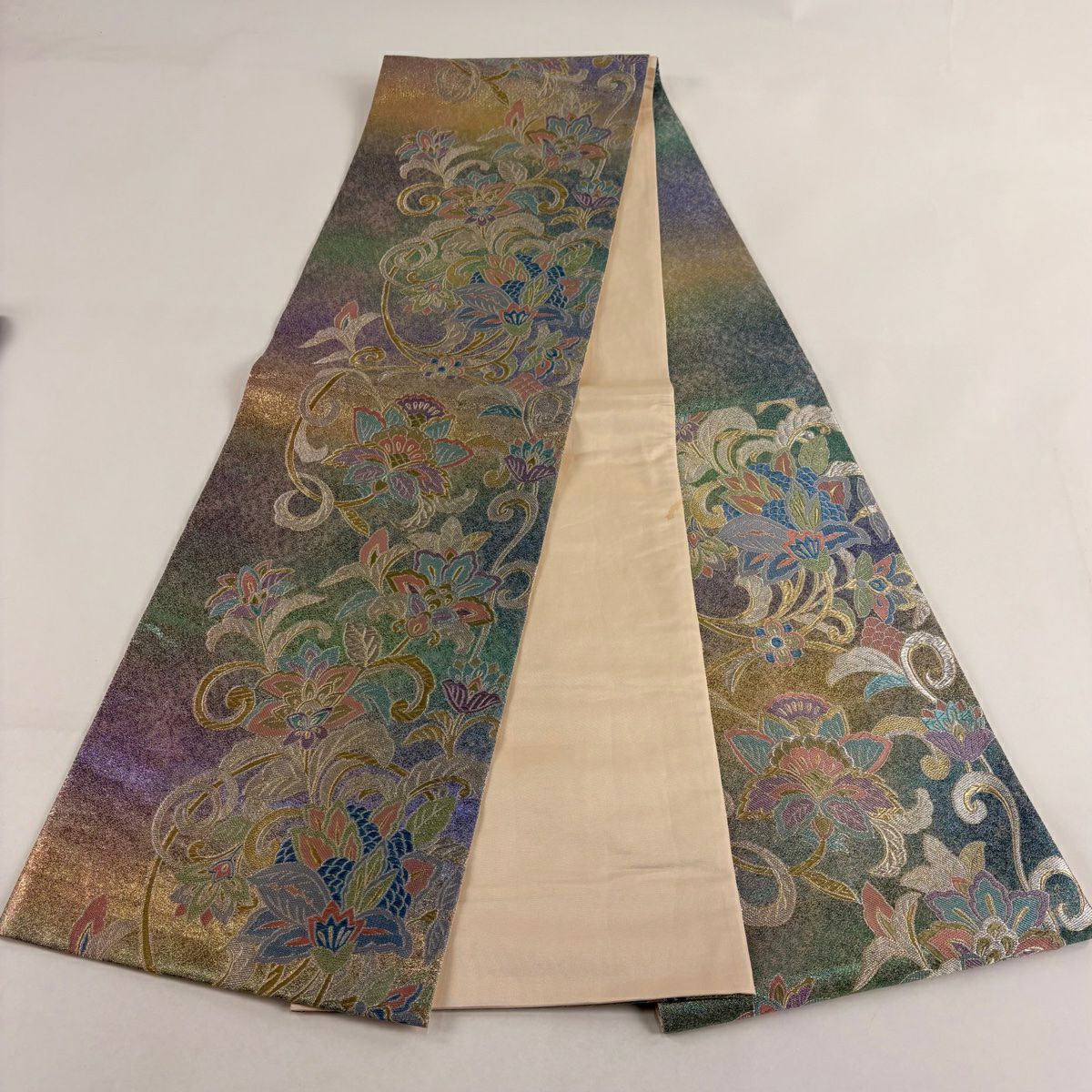 【美品】 袋帶 秀品級 振袖禮服禮服用 花唐草紋 更紗 金金箔 金銀彩 紫 六通 純蠶絲