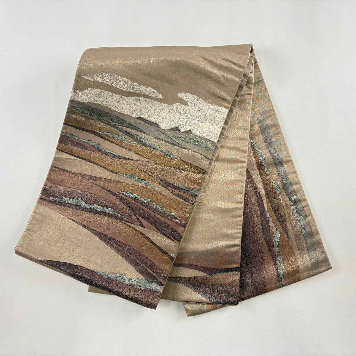 【美品】 袋帶 秀品級 落款あり 霞 金通 灰茶 お太鼓柄 純蠶絲