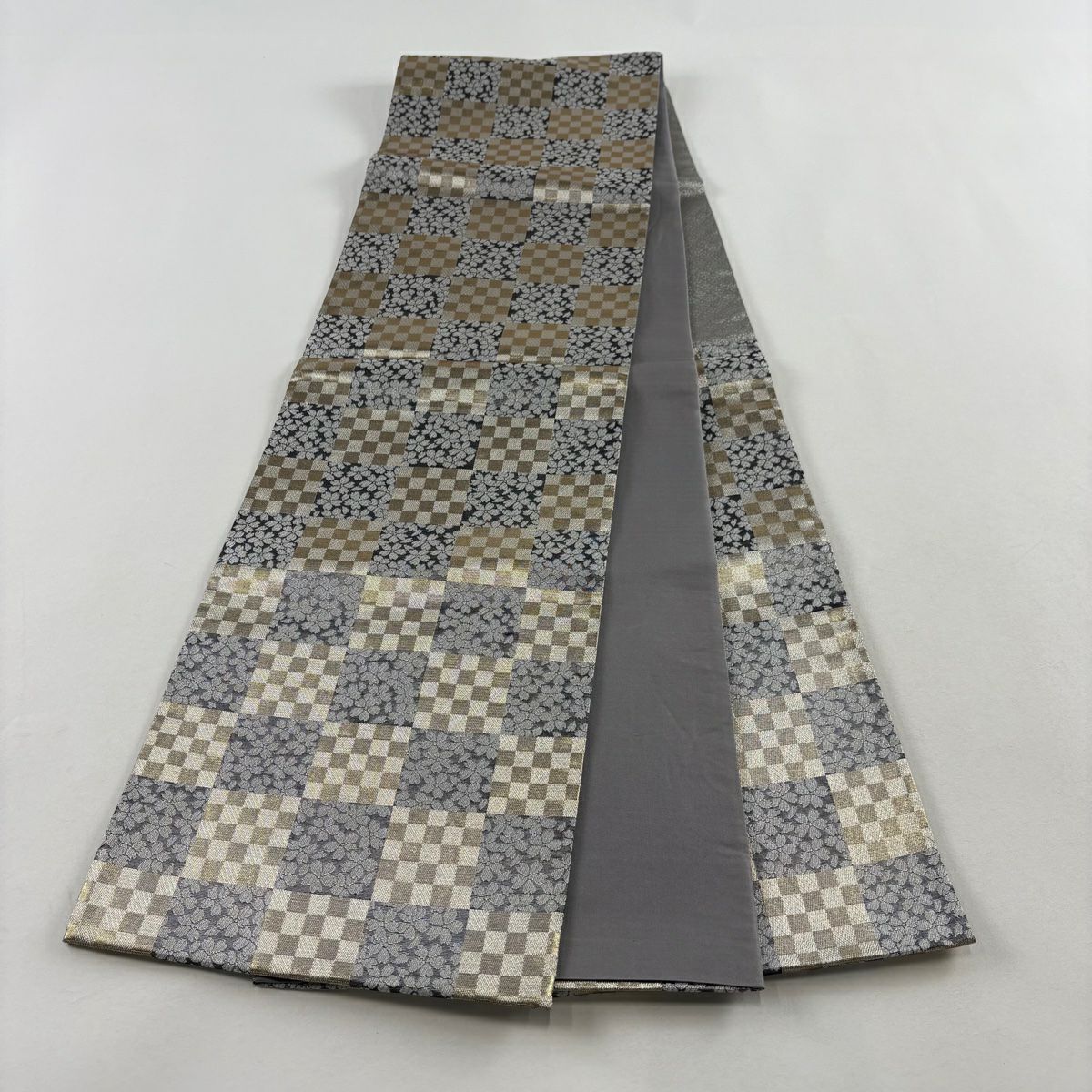 【美品】 袋帶 秀品級 市松樹 櫻花 金金箔 灰色 六通 純蠶絲