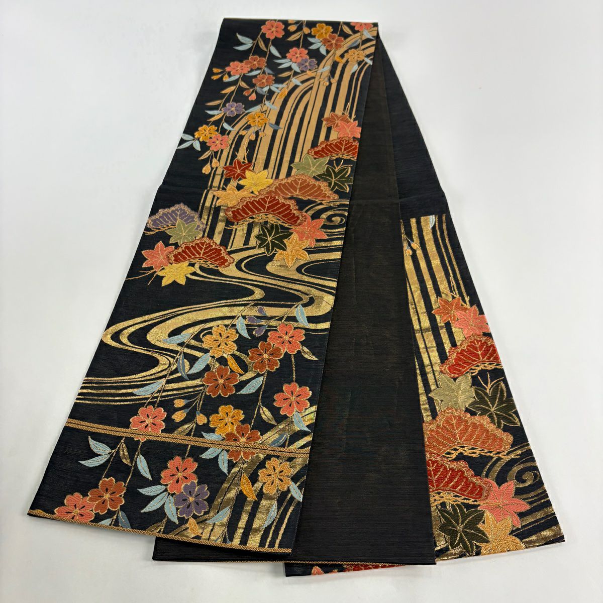 袋帶 秀品級 關西仕立 雨傘松樹 瀧 刺繡 金金箔 黑 六通 純蠶絲