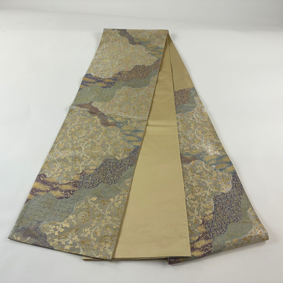 【美品】 袋帶 秀品級 安新 道長唐草紋紋 金金箔 金絲 銀 六通 純蠶絲
