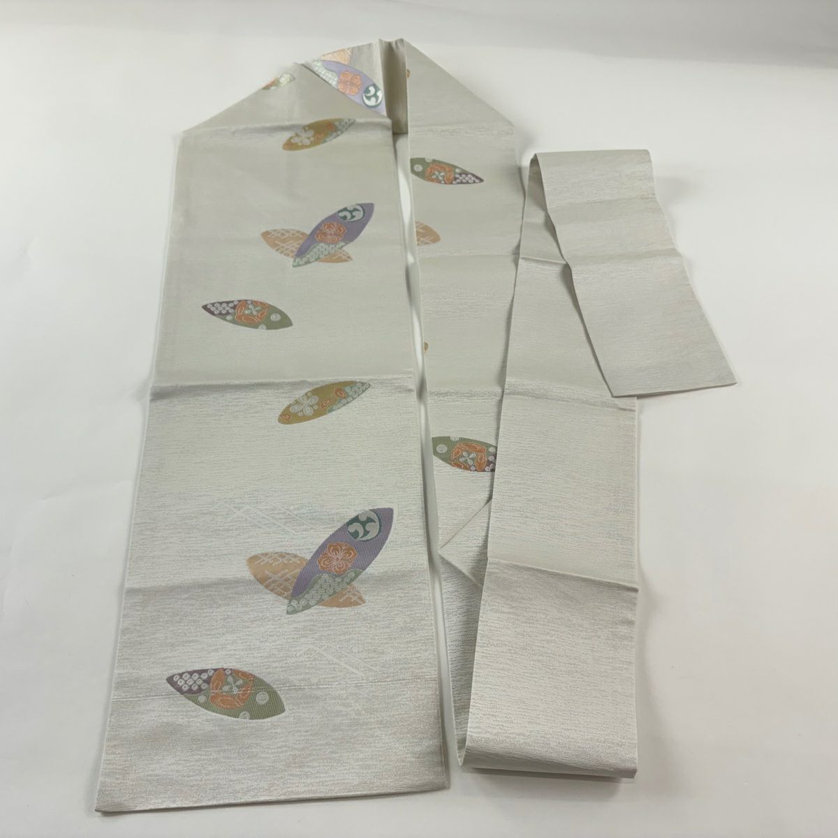 【美品】名古屋帶 秀品級 草花紋幾何圖案 灰白 純蠶絲