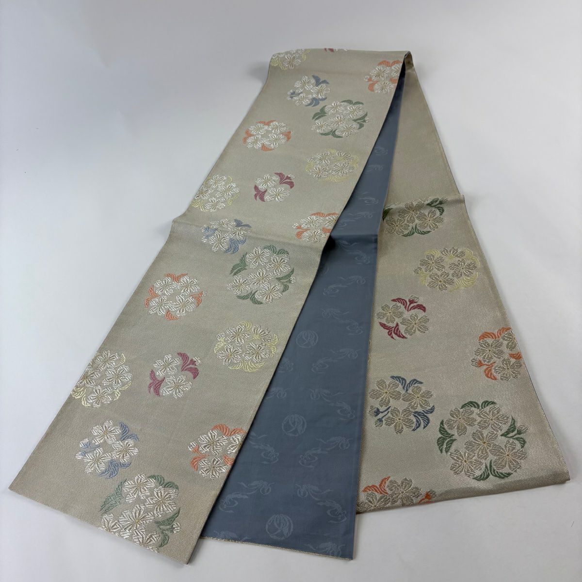 【美品】 袋帶 名品級 櫻花 唐織 金銀線 銀色 六通 純蠶絲