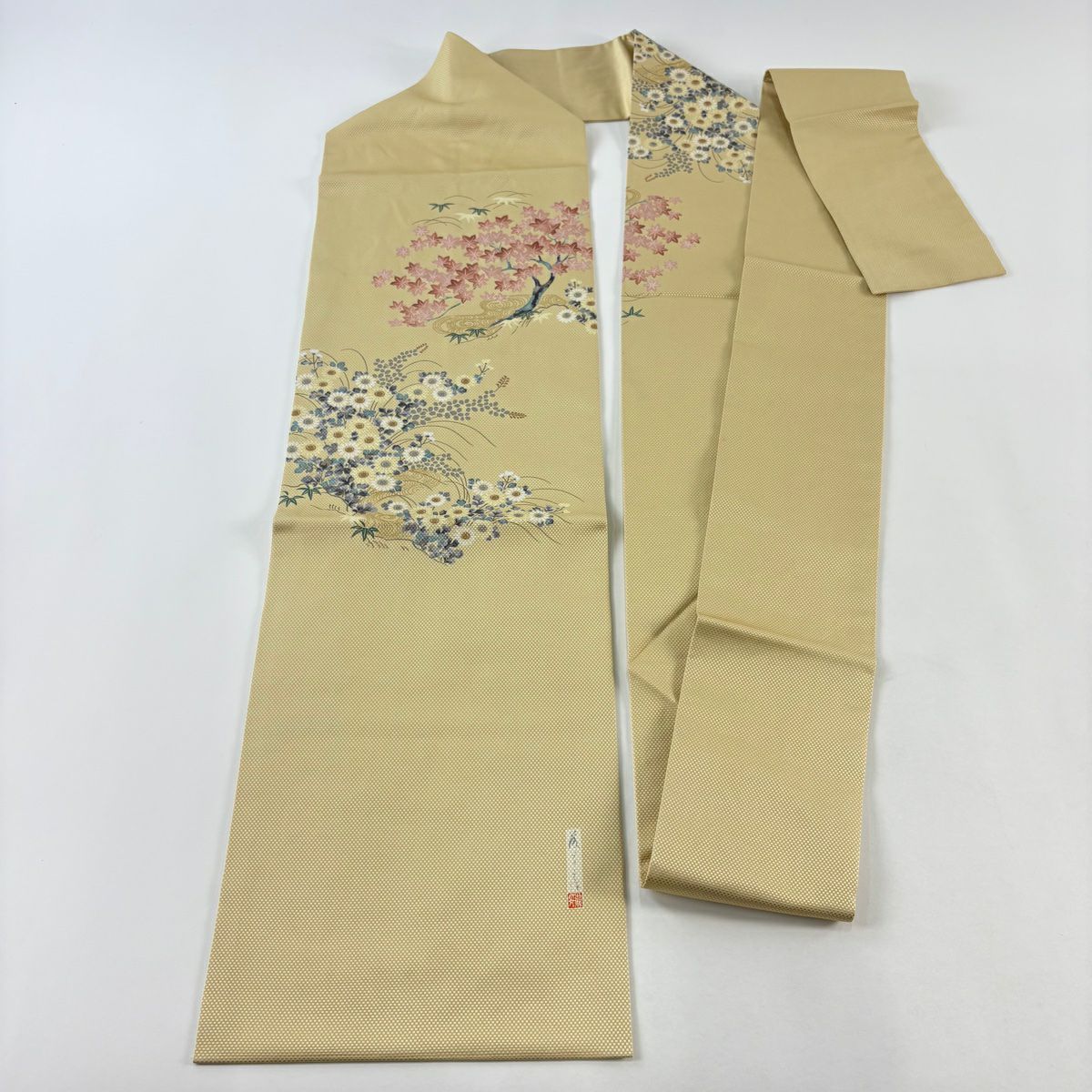 【美品】名古屋帶 名品級 落款あり 紅葉 菊花 金彩裝飾 米色 純蠶絲