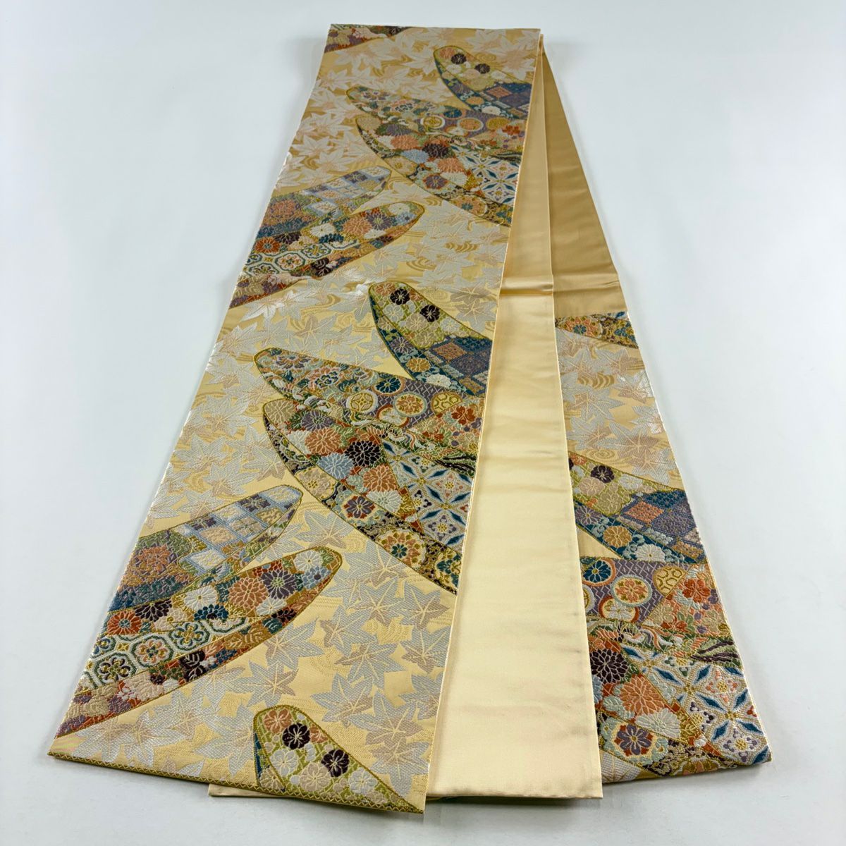 【美品】 袋帶 秀品級 舟 草花紋 金絲 金金箔 米色 六通 純蠶絲