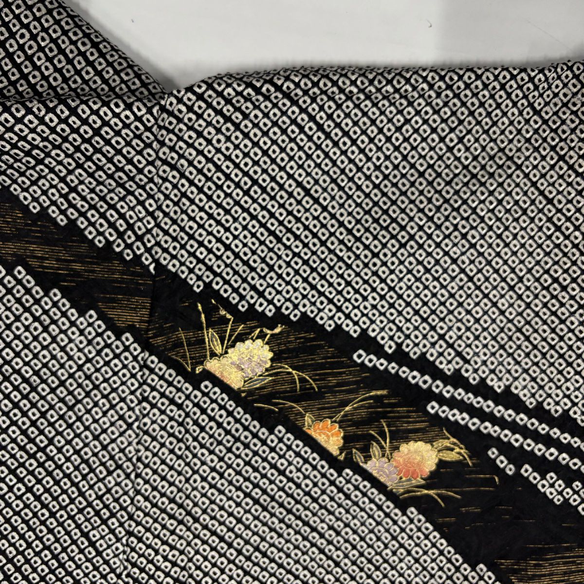 【美品】訪問服 身長154.5cm 袖長64.5cm M 雙層 秋草紋 霞 總絞染 金銀彩 黑 純蠶絲 名品級