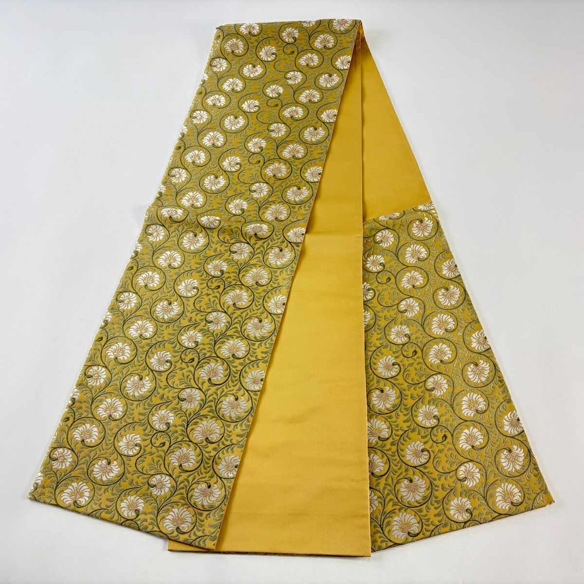【美品】 袋帶 名品級 證書齊全 花唐草紋 刺繡 淺黃土色 六通 純蠶絲
