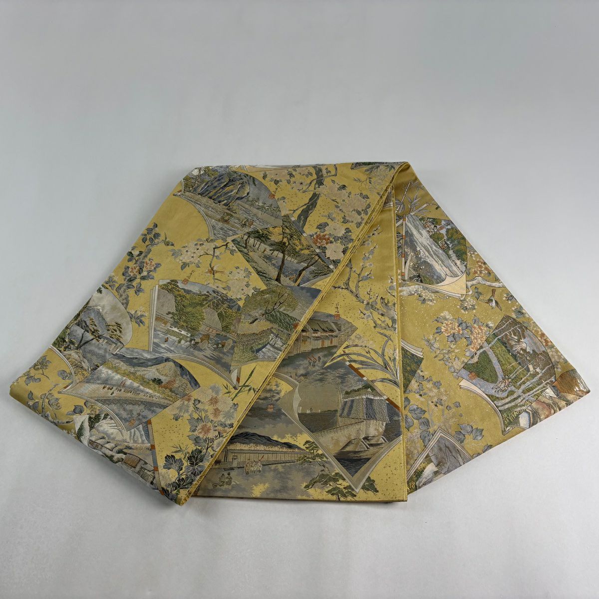 【美品】 袋帶 逸品級 冊子 風景 金絲 金金箔 米色 大鼓圖案 純蠶絲