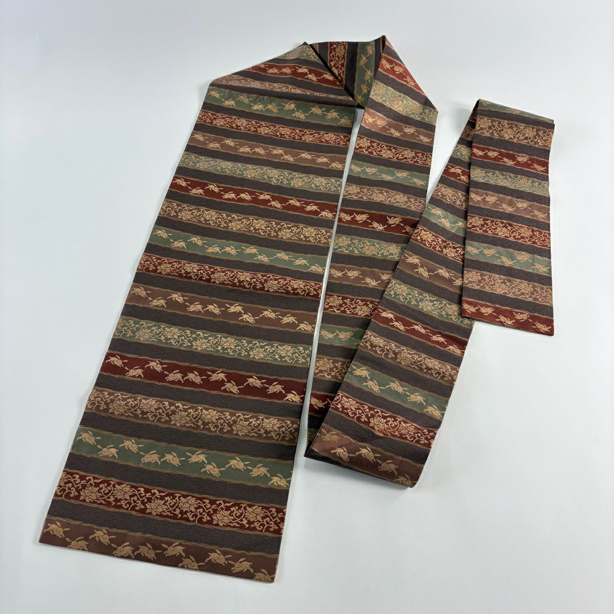 【美品】名古屋帶 秀品級 兔子 花唐草紋 金金箔 小豆色 純蠶絲