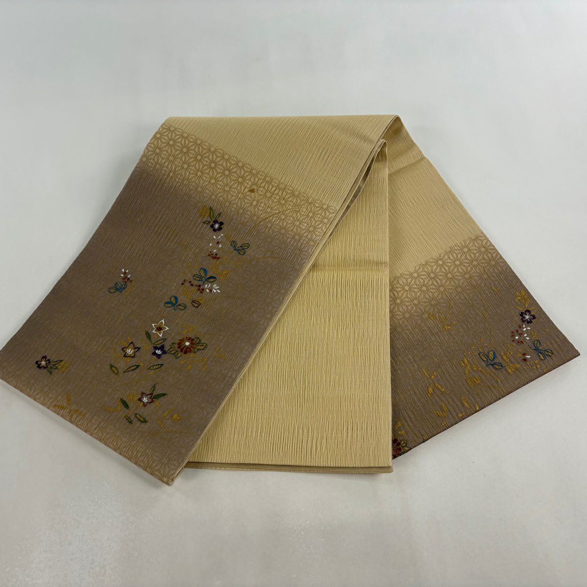【美品】 袋帶 名品級 夏帶 秋草 麻葉 刺繡 金彩裝飾 米色 お太鼓圖案 純蠶絲