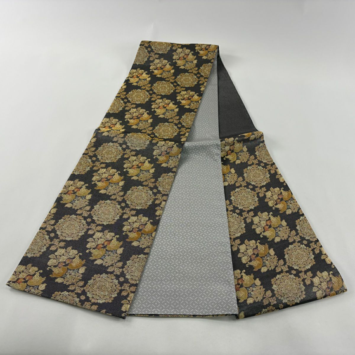 【美品】 袋帶 逸品級 紋屋井關 落款あり 華紋 草花紋紋 金絲 金金箔 墨色 六通 純蠶絲