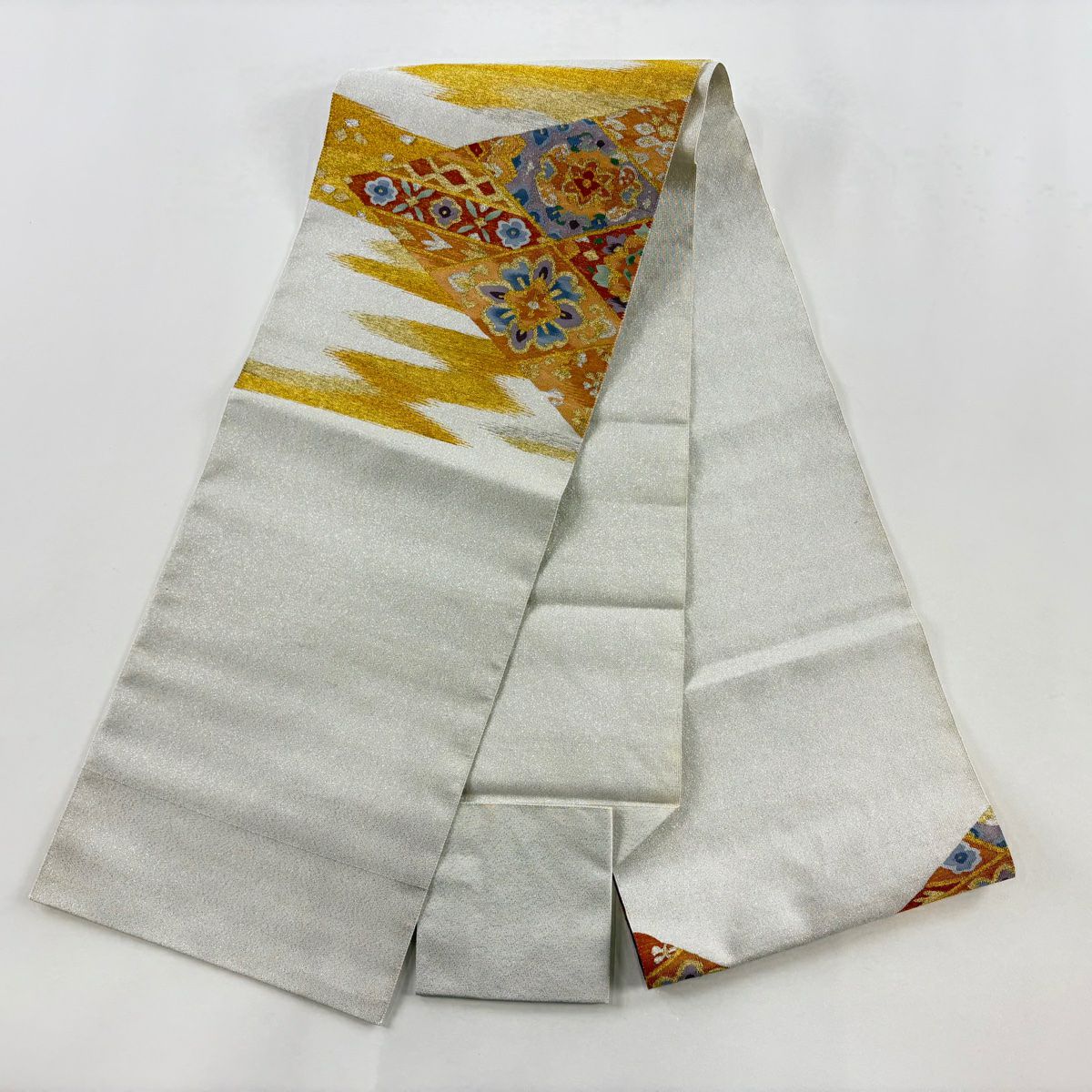 【美品】 名古屋帶 秀品級 松樹葉仕立 八寸名古屋帶 華紋 霞 金銀糸 灰白 純蠶絲