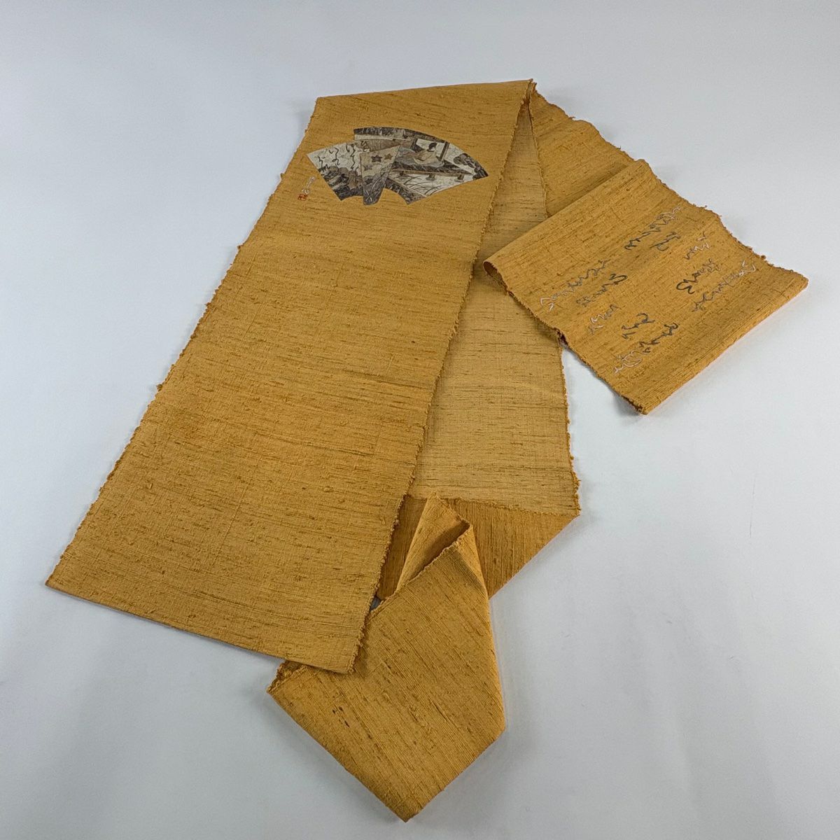 【美品】 名古屋帶 優品級 有落款 八寸名古屋帶 松樹葉仕立 細節 人物 文字 山吹 深藍 純蠶絲