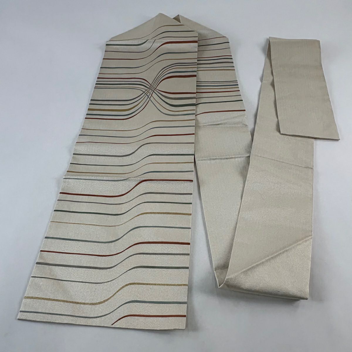 【美品】 名古屋帶 秀品級 斜條紋 幾何圖案 金金箔 米色 純蠶絲