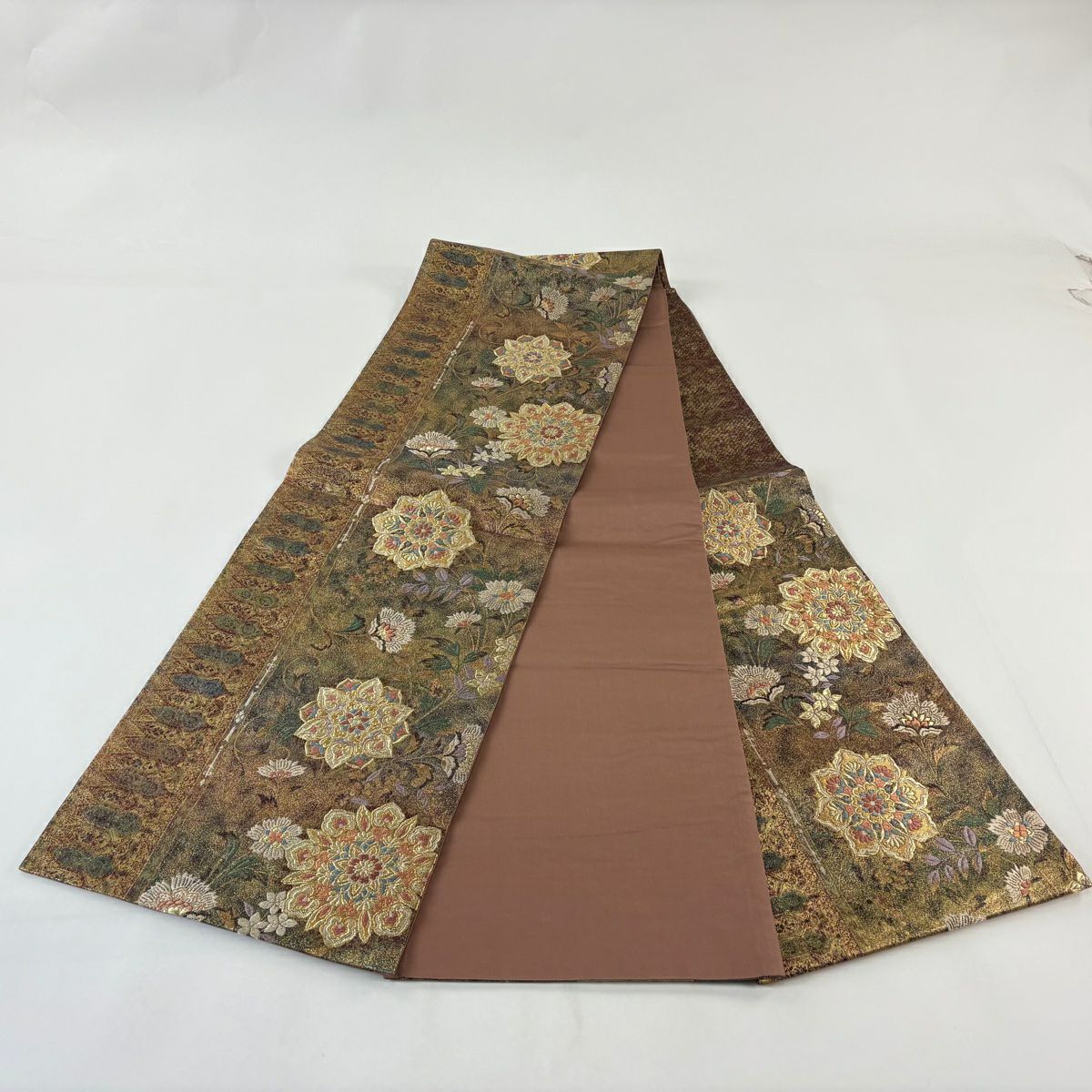 【美品】 袋帶 秀品級 華紋 草花紋刺繡 金銀彩 金茶 六通 純蠶絲