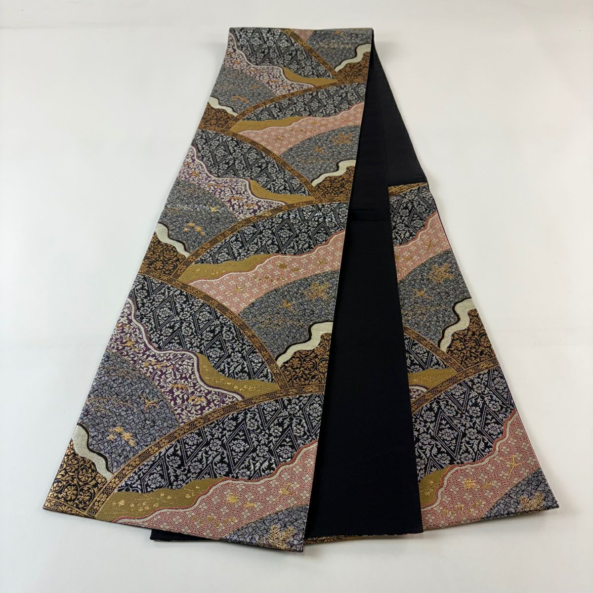 【美品】 袋帶 秀品級 草花紋紋 鳥 金金箔 刺繡 黑 六通 純蠶絲