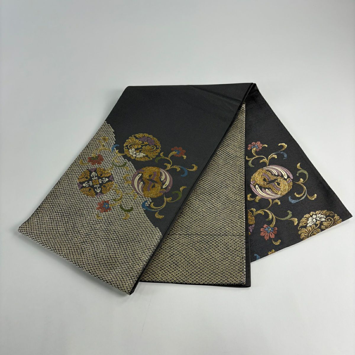 【美品】 袋帶 秀品級 花唐草紋 向鳥 金絲 灰色 大鼓圖案 純蠶絲
