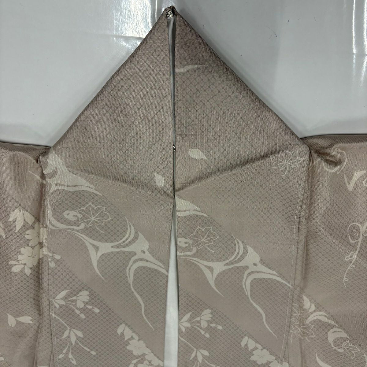 【美品】 付下 身長160.5cm 袖長62cm S 雙層 紬織織 枝梅花葉與果實刺繡 金銀彩 淺豆色 純蠶絲 名品級