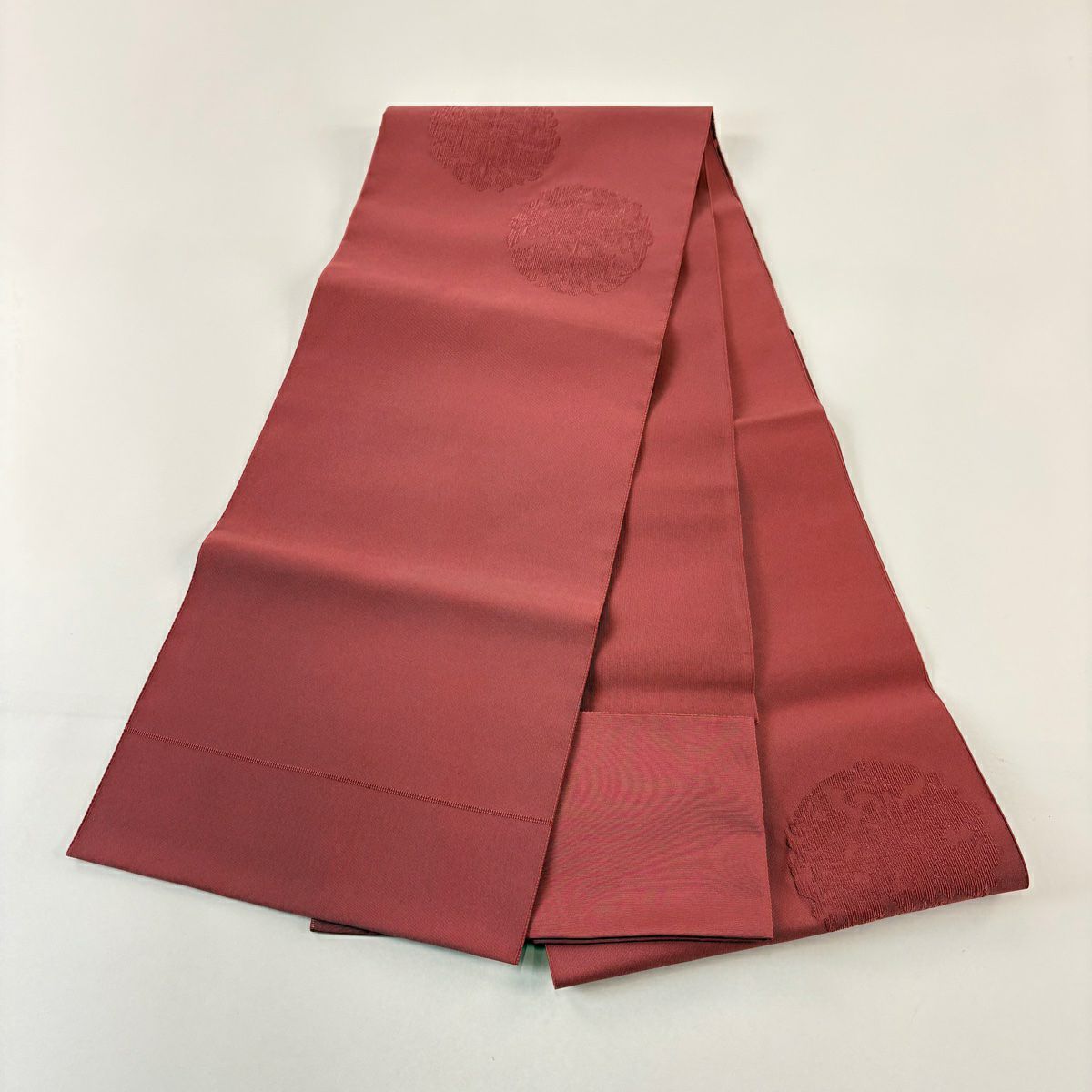 【美品】 名古屋帶 逸品級 附盒 松樹葉仕立 華紋 能衣丸文 經織 薄小豆 純蠶絲