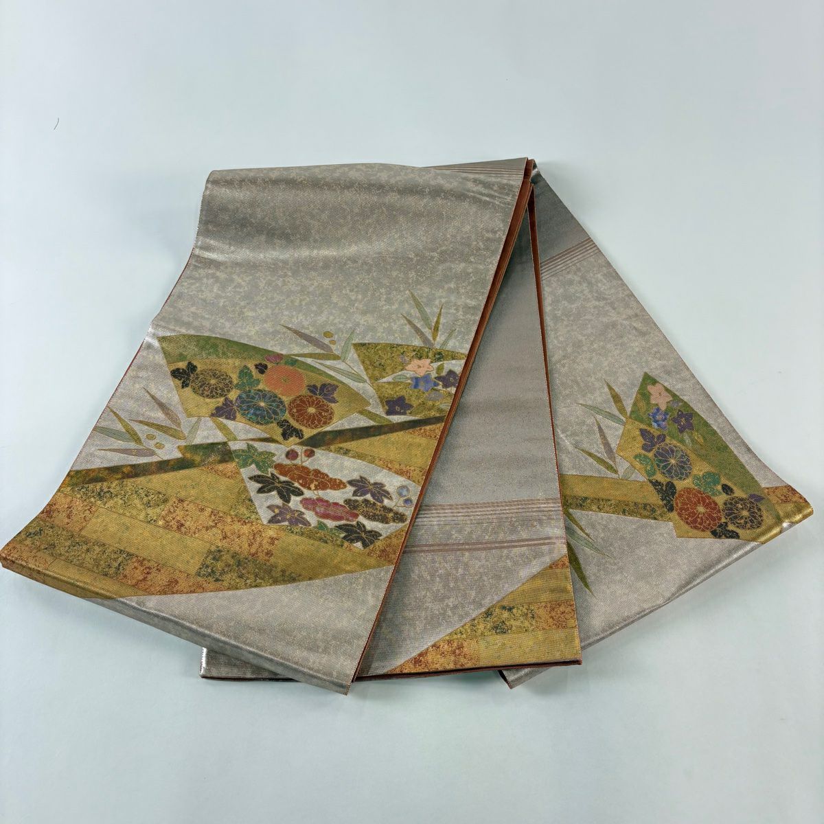 【美品】 袋帶 秀品級 扇子面 草花紋紋 金金箔 金色 大鼓圖案 純蠶絲