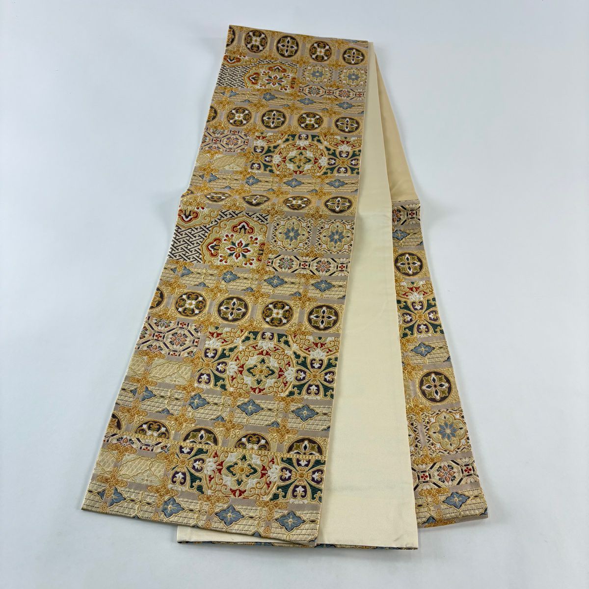 【美品】 袋帶 秀品級 華紋 花菱 刺繡 金線 米色 六通 純蠶絲