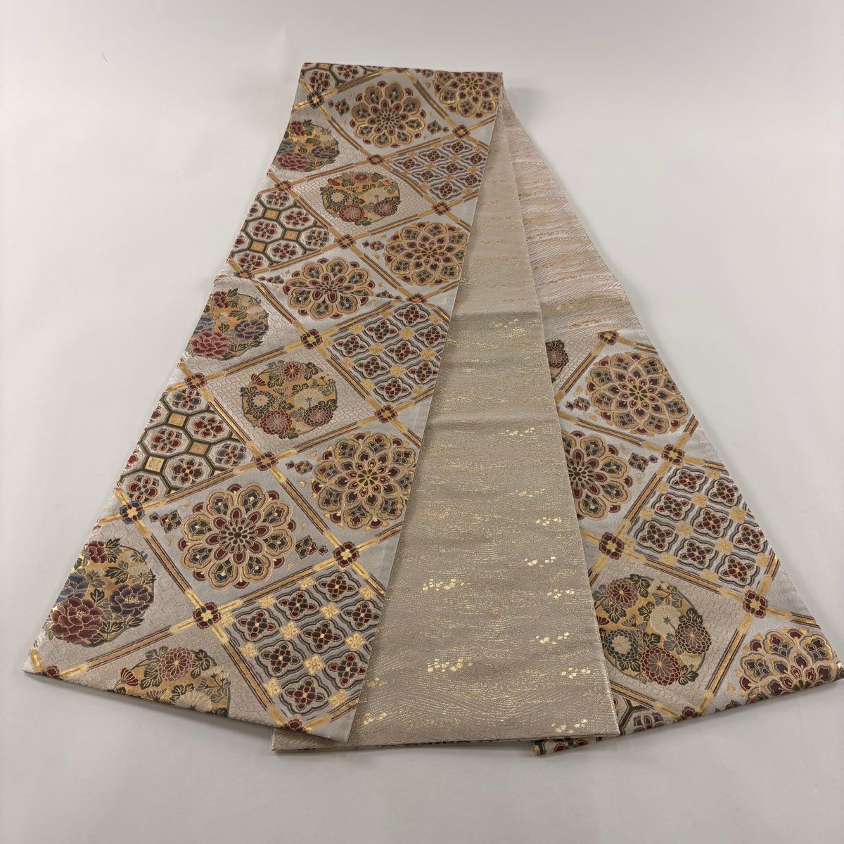 【美品】 袋帶 秀品級 菱格子 花丸紋 金金箔 奶油色 六通 純蠶絲