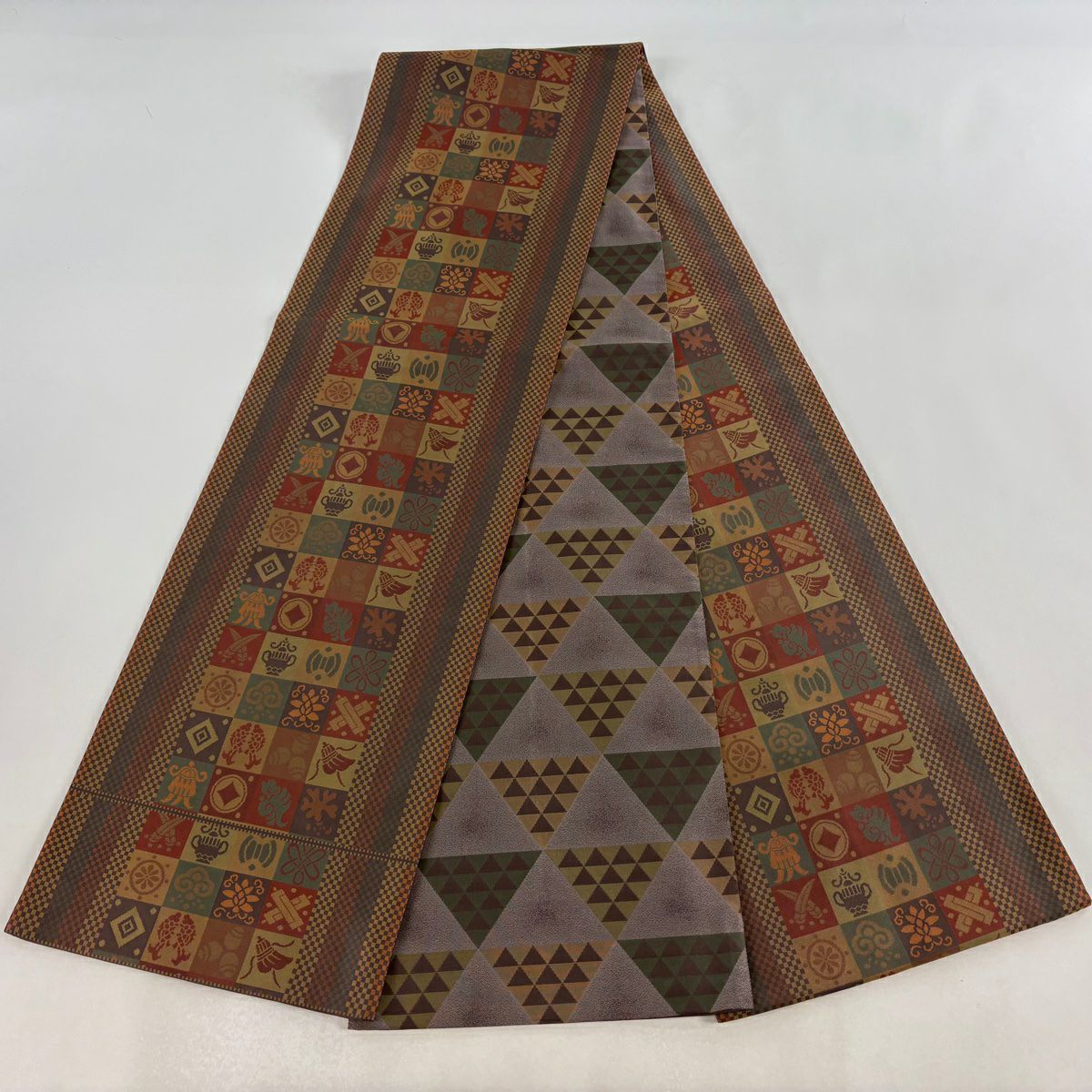 【美品】 袋帶 秀品級 落款あり 菱屋 關西裁縫 寶盡くし 市松樹 灰茶 全通 純蠶絲