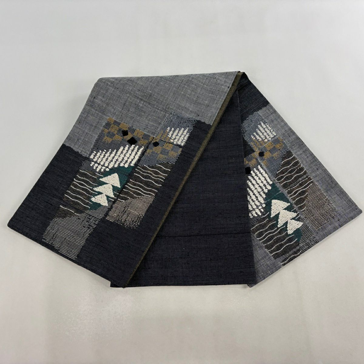 【美品】 袋帶 秀品級 幾何學 金銀彩 深藍 お太鼓圖案 純蠶絲