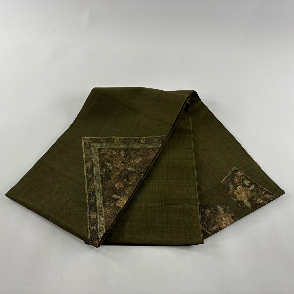 【美品】 袋帶 秀品級 紬織織 草花紋紋 刺繡 深綠 お太鼓柄 純蠶絲