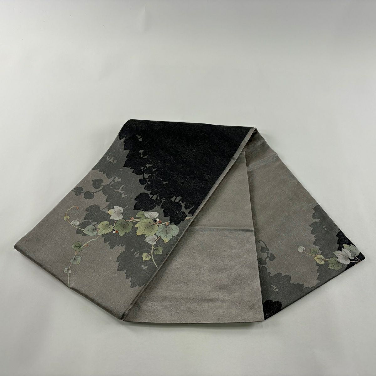 【美品】 袋帶 秀品級 葉與實 銀線 灰綠色 大鼓圖案 純蠶絲