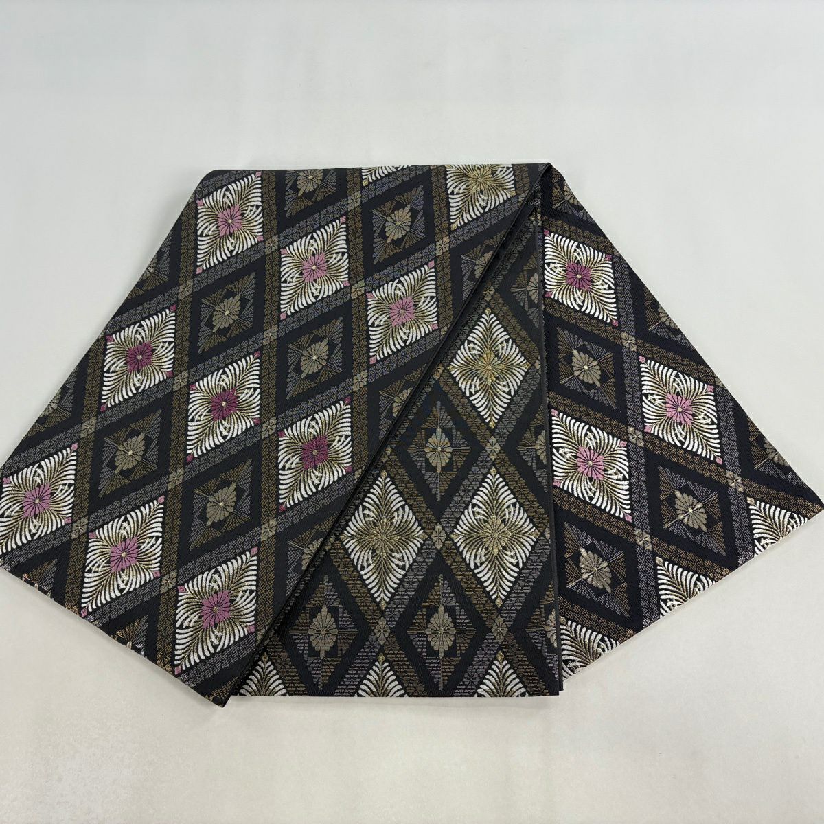 【美品】 袋帶 逸品級 じゅらく 落款あり 帝王紫 花 菱 刺繡 金糸 黑灰 お太鼓柄 純蠶絲