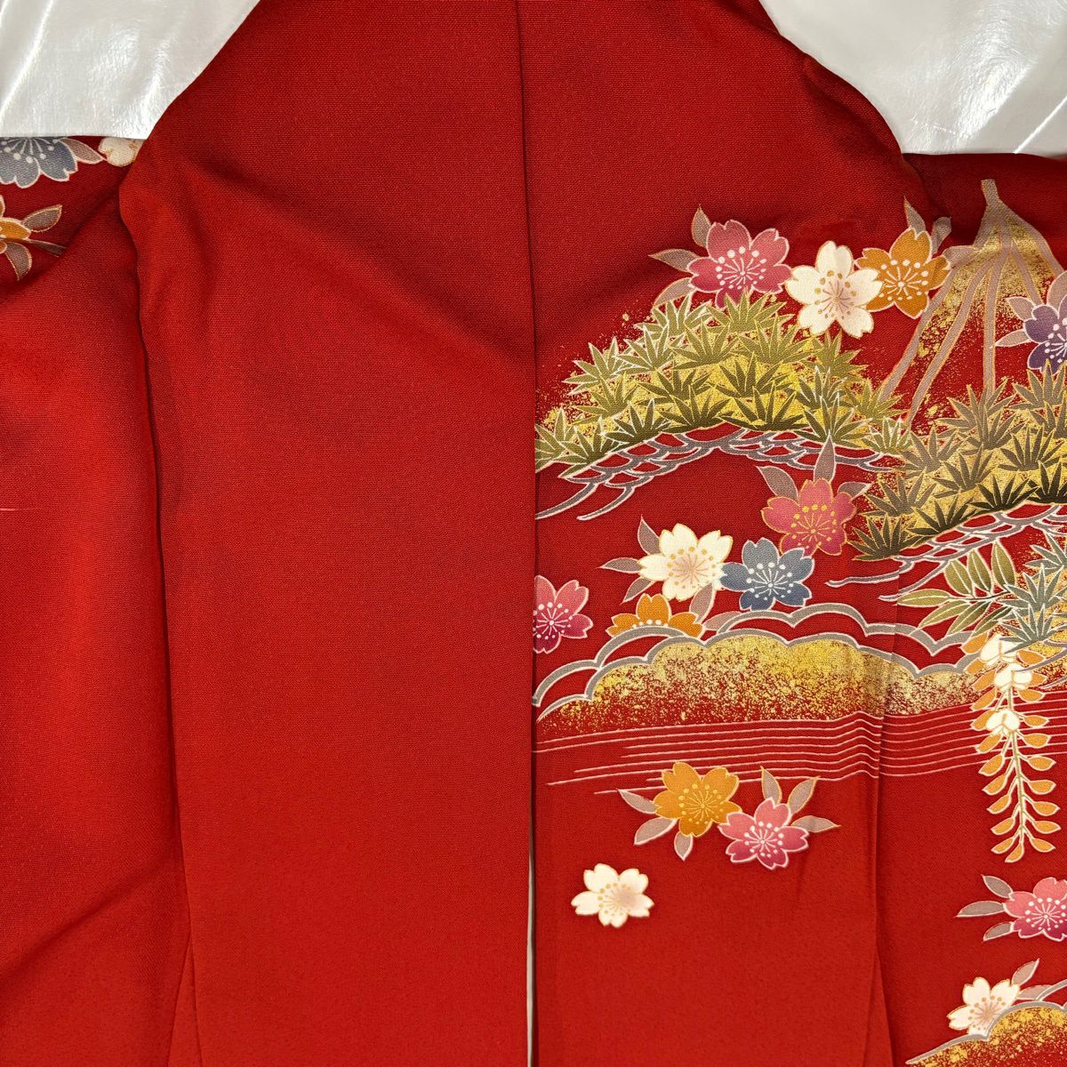 【美品】振袖禮服 身長158cm 袖長62.5cm S 雙層 笠松樹 菊花 金絲 金銀彩 紅 純蠶絲 秀品級