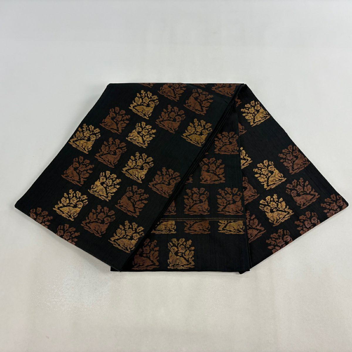 【美品】 袋帶 逸品級 紬織織 花兔 金絲 金金箔 墨色 大鼓圖案 純蠶絲