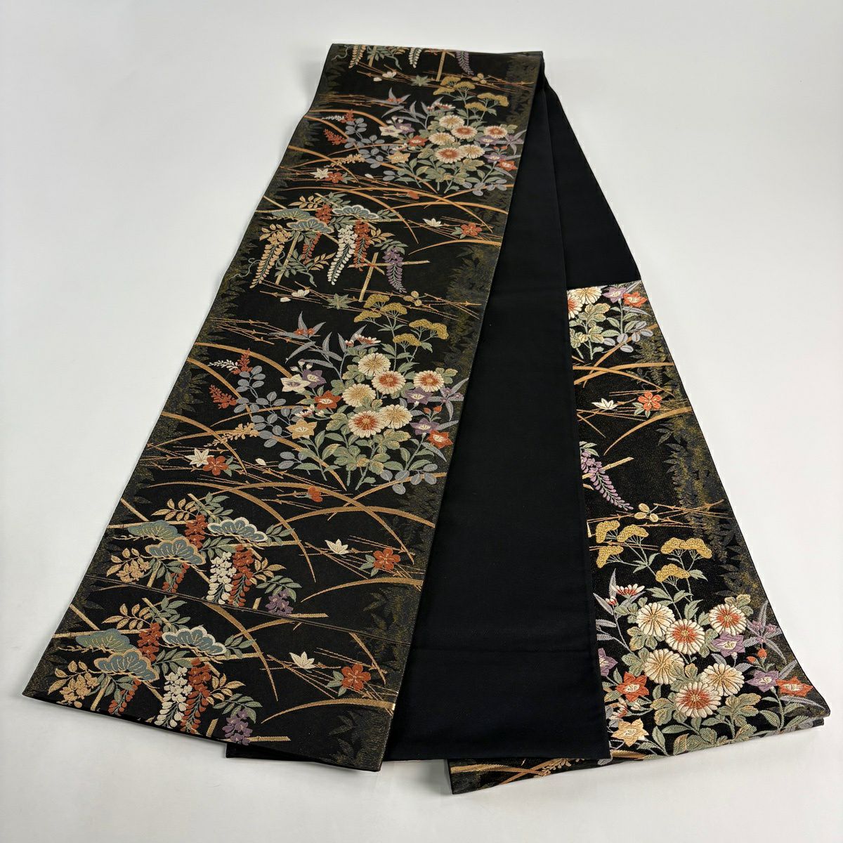 【美品】 袋帶 秀品級 桃山秀花苑 唐織 金金箔 黑 六通 純蠶絲