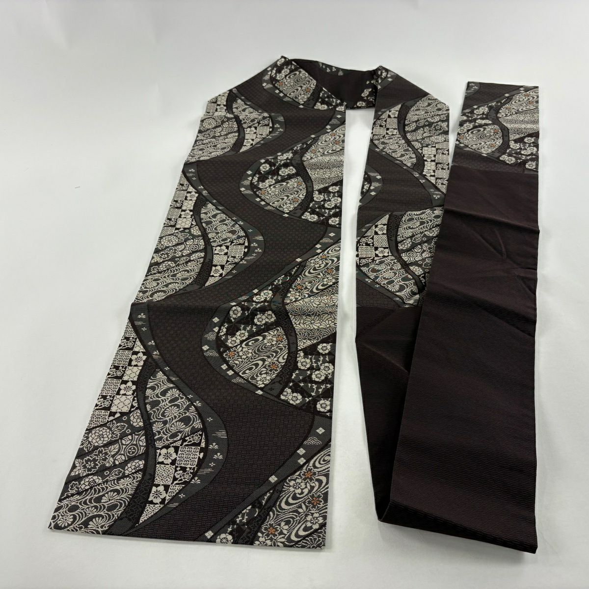 【美品】 名古屋帶 秀品級 梅花 流水 焦茶 純蠶絲