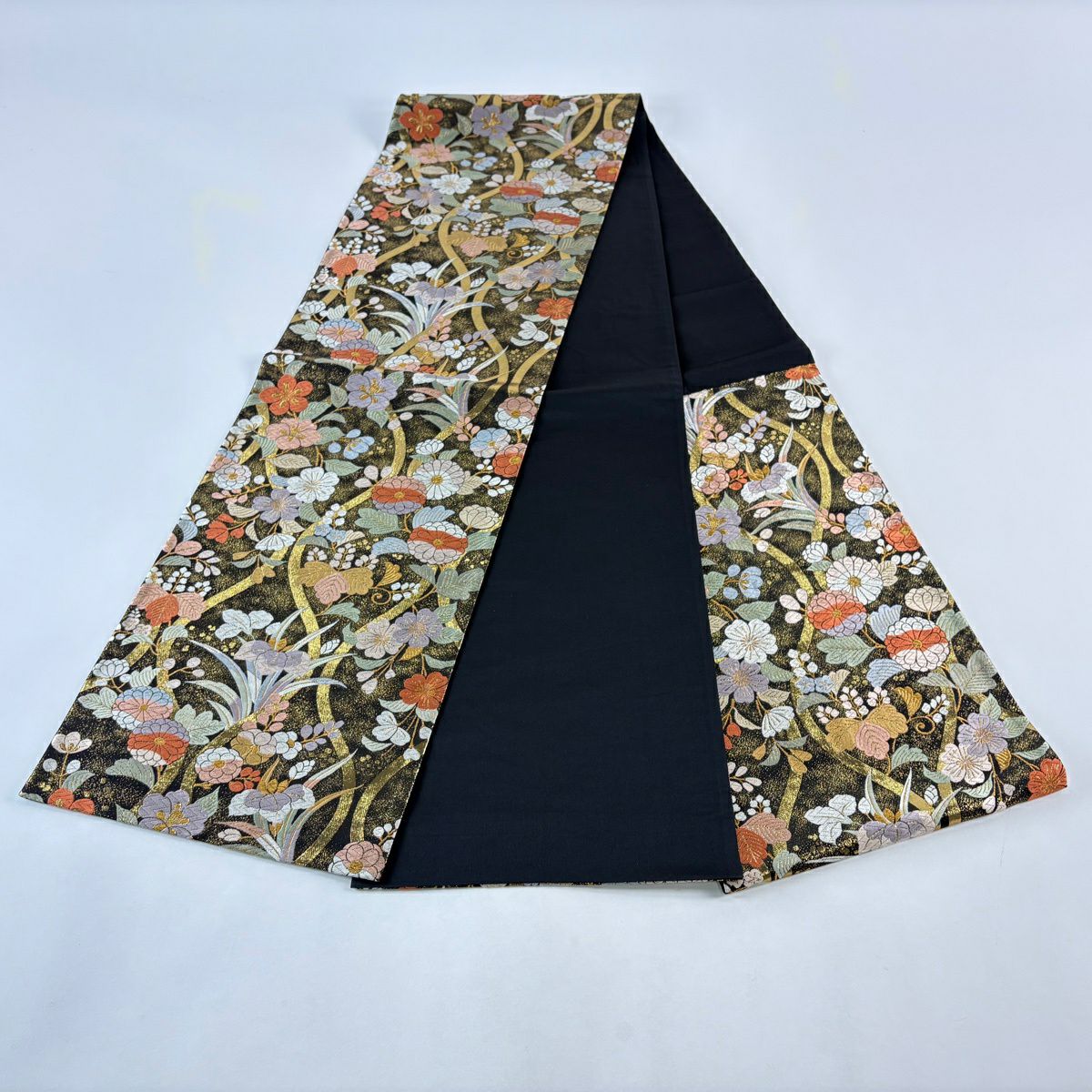 【美品】 袋帶 秀品級 草花紋 立涌 刺繡 金糸 墨 深藍 六通 純蠶絲