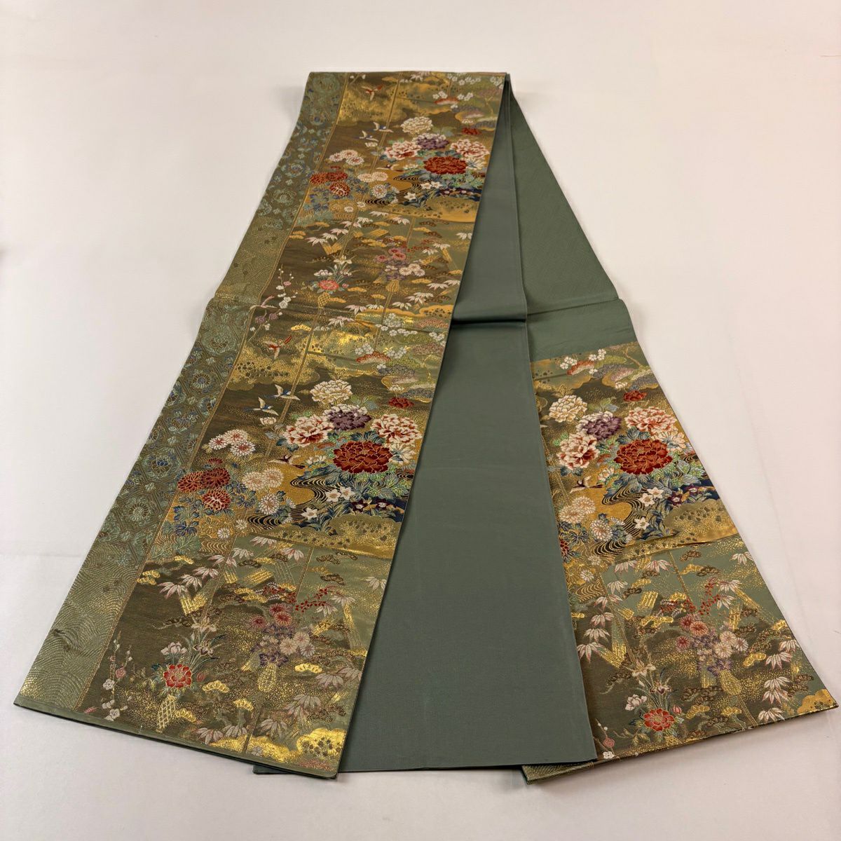 【美品】 袋帶 秀品級 草花紋 流水 金糸 金金箔 灰綠 六通 純蠶絲