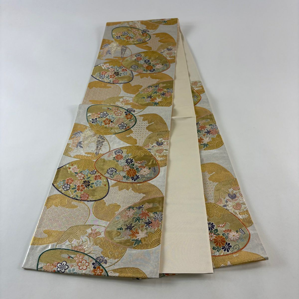 【美品】 袋帶 秀品級 貝合わせ 菊花 金絲 金金箔 銀 六通 純蠶絲