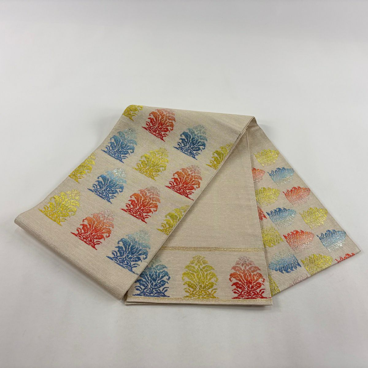 【美品】 袋帶 逸品級 龍村平藏 落款あり 關西裁縫 雞頭 銀線 金金箔 奶油色 お太鼓柄 純蠶絲