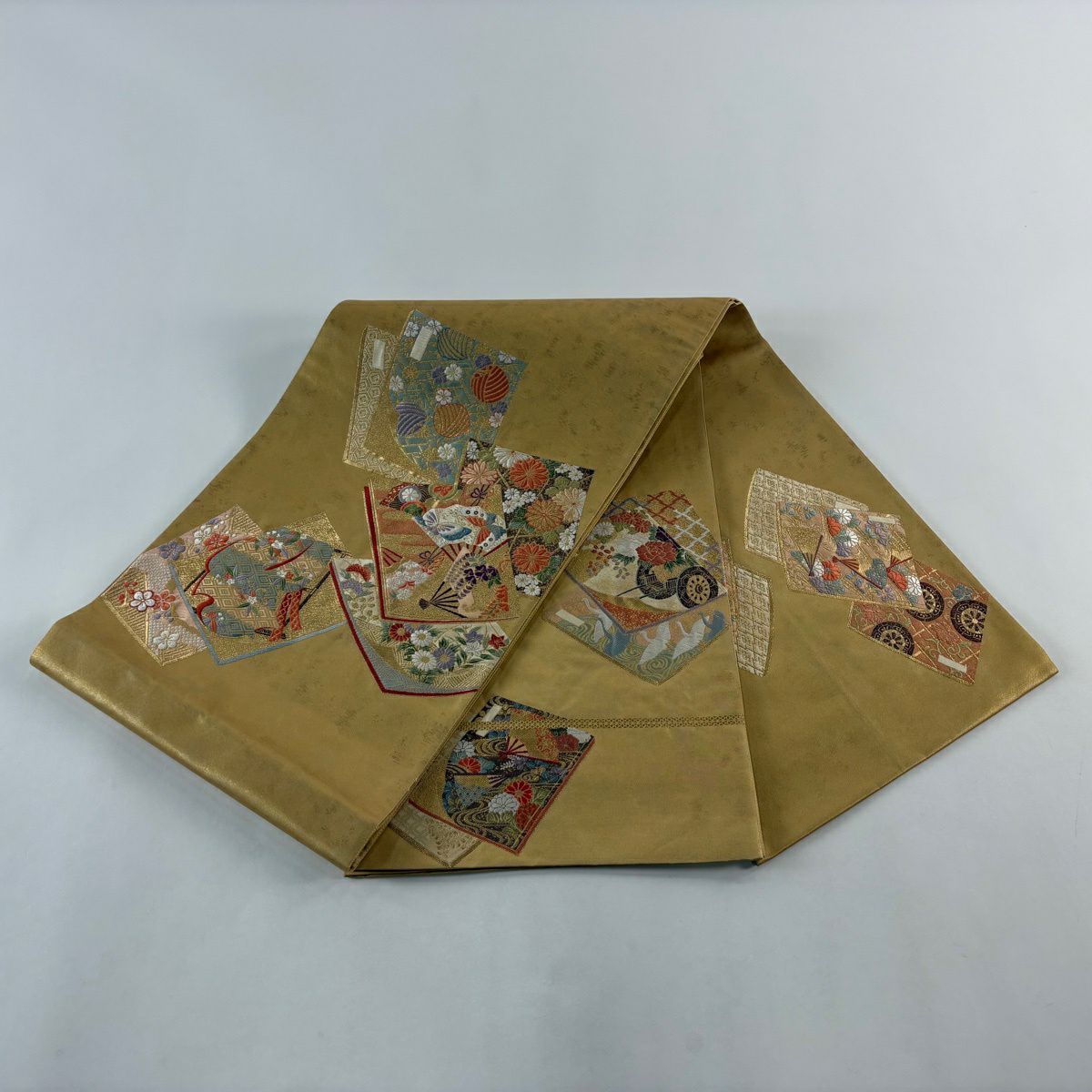 【美品】 袋帶 秀品級 冊子 草花紋紋 金金箔 金絲 金茶 お太鼓柄 純蠶絲