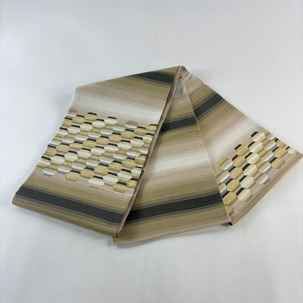 【美品】 袋帶 秀品級 龜甲 細條 金絲 金金箔 淺茶 紋樣 純蠶絲