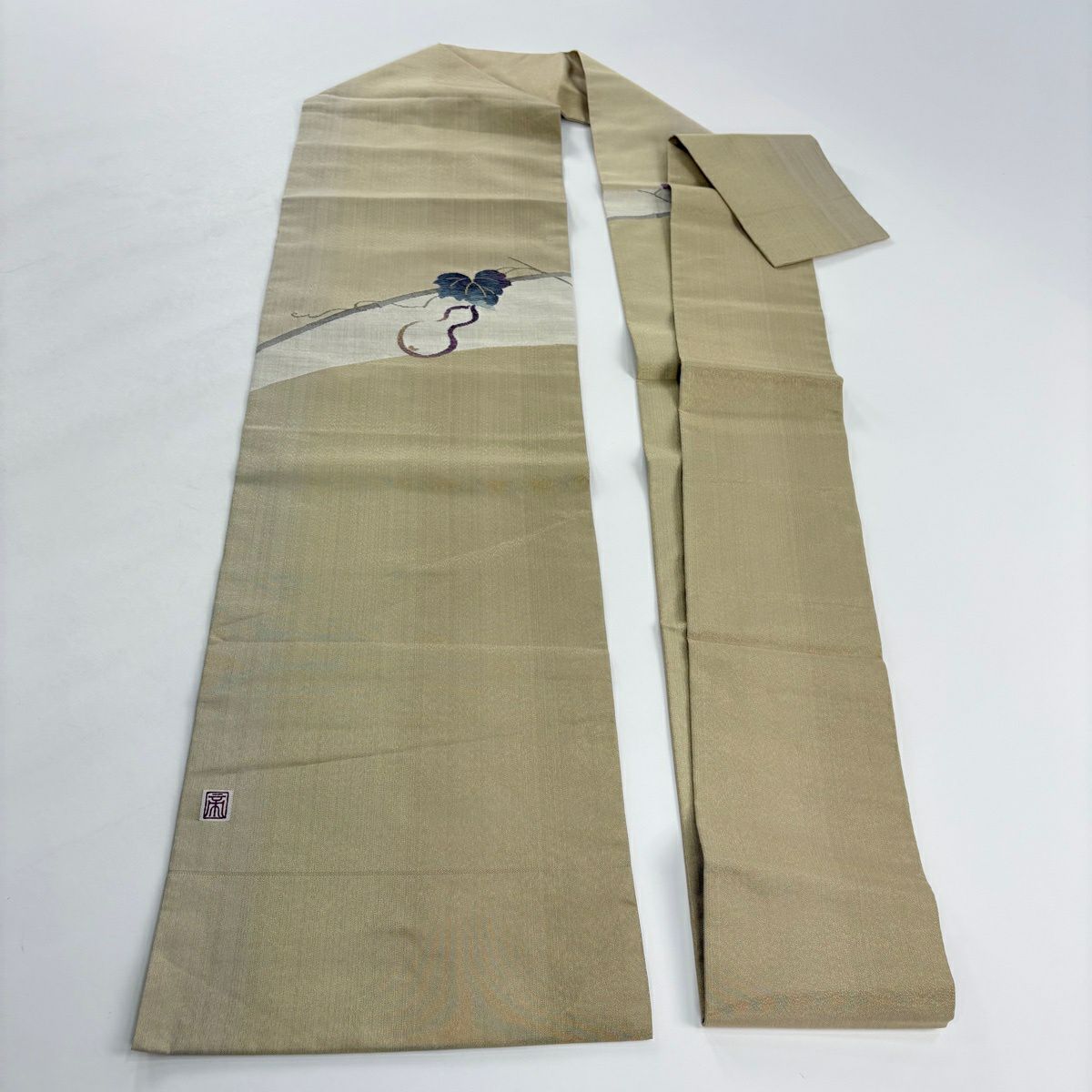 【美品】 名古屋帶 名品級 帝王紫 落款あり 瓢箪 金糸 薄黃土 純蠶絲