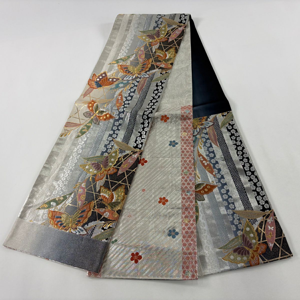 【美品】 袋帶 秀品級 蝶 櫻花 唐織 金金箔 銀 六通 純蠶絲