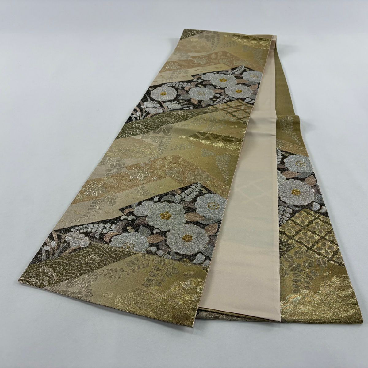 【美品】 袋帶 秀品級 關西仕立 草花紋紋 波頭 金絲 金金箔 淺茶 六通 純蠶絲