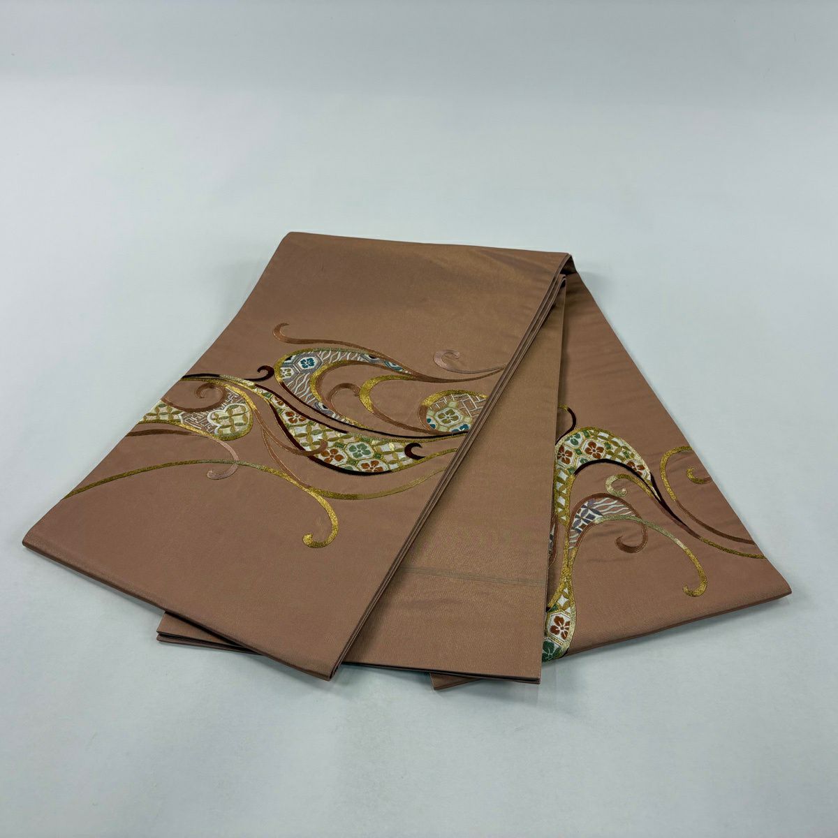 袋帶 秀品級 西湖織 蜀江華紋 唐草紋 刺繡 金糸 粉米色 お太鼓柄 純蠶絲