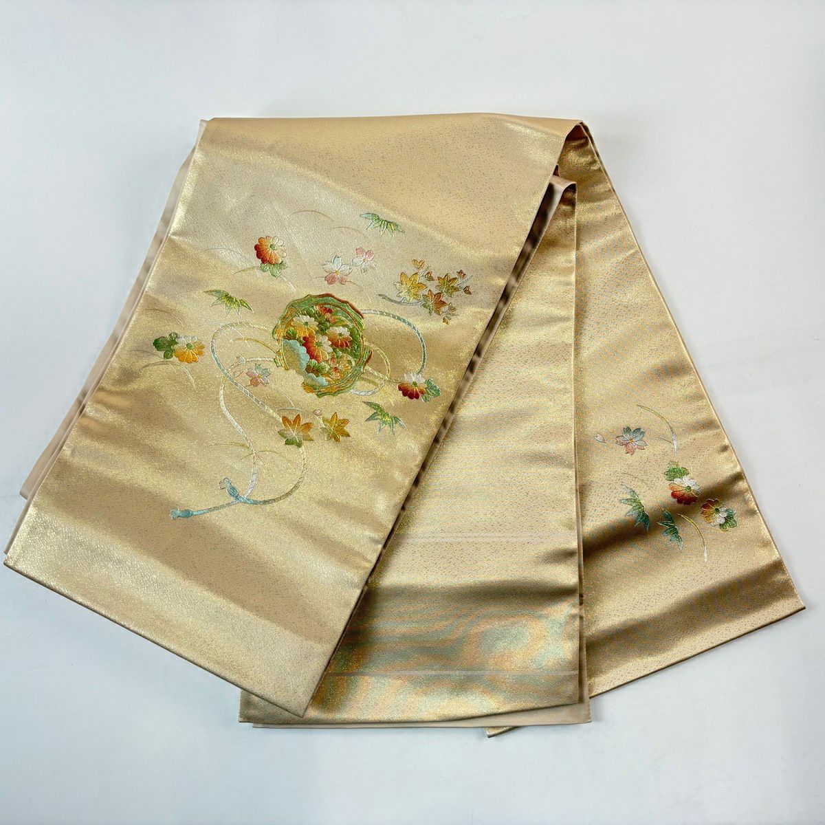 【美品】 袋帶 秀品級 鏡裏文 菊花 金銀彩 金金箔 米色 お太鼓柄 純蠶絲