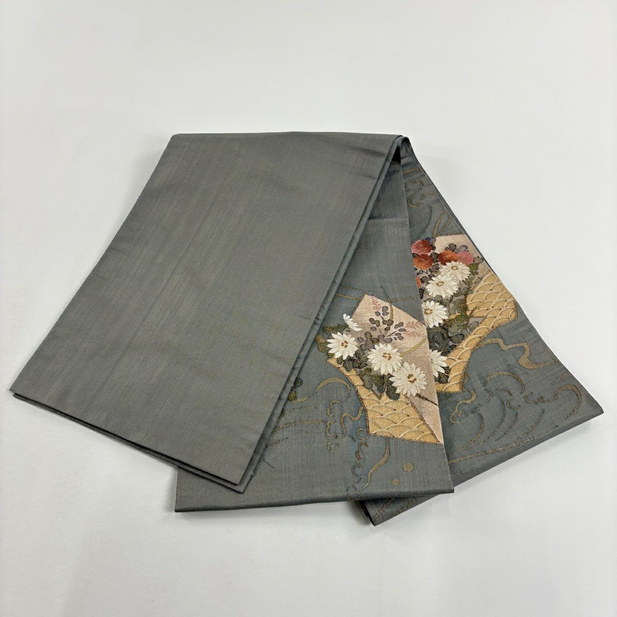 【美品】 袋帶 名品級 扇子面 草花紋 金糸 灰綠 お太鼓柄 純蠶絲