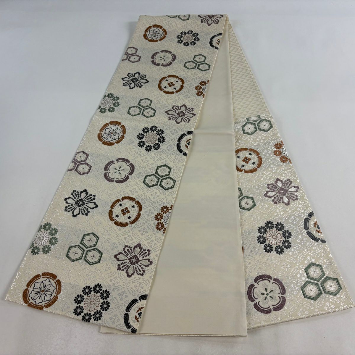 【美品】 袋帶 逸品級 菊花花 刺繡 奶油 六通 純蠶絲
