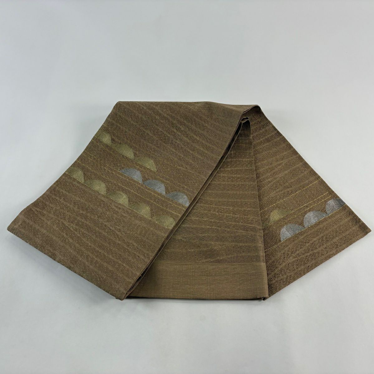 【美品】 袋帶 秀品級 夏帶 幾何學 縞紋 金銀彩 薄茶 純蠶絲