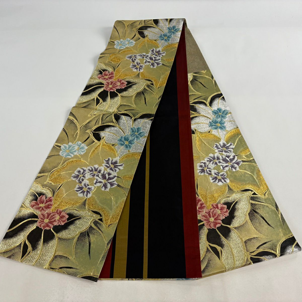【美品】 袋帶 秀品級 草花紋紋 金銀彩 金金箔 米色 六通 純蠶絲